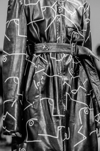 Look 15